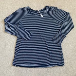 Lululemon long sleeve shirt. Perfect condition. Size 12.